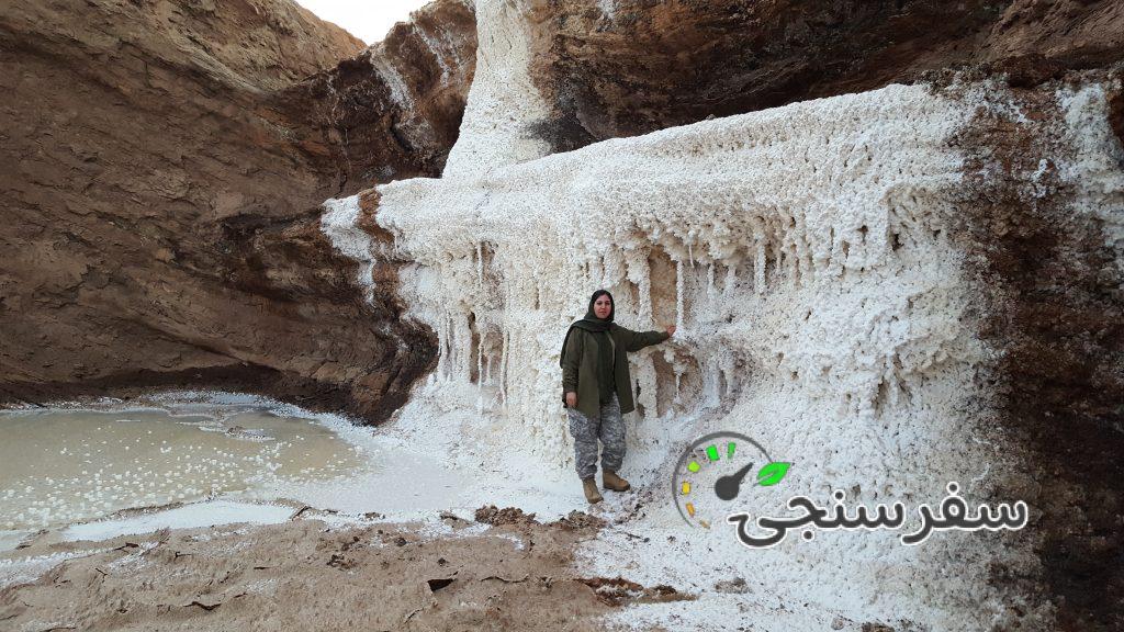 مهناز محبت روان راهنمای طبیعتگردی کارت دار(کوهنورد)