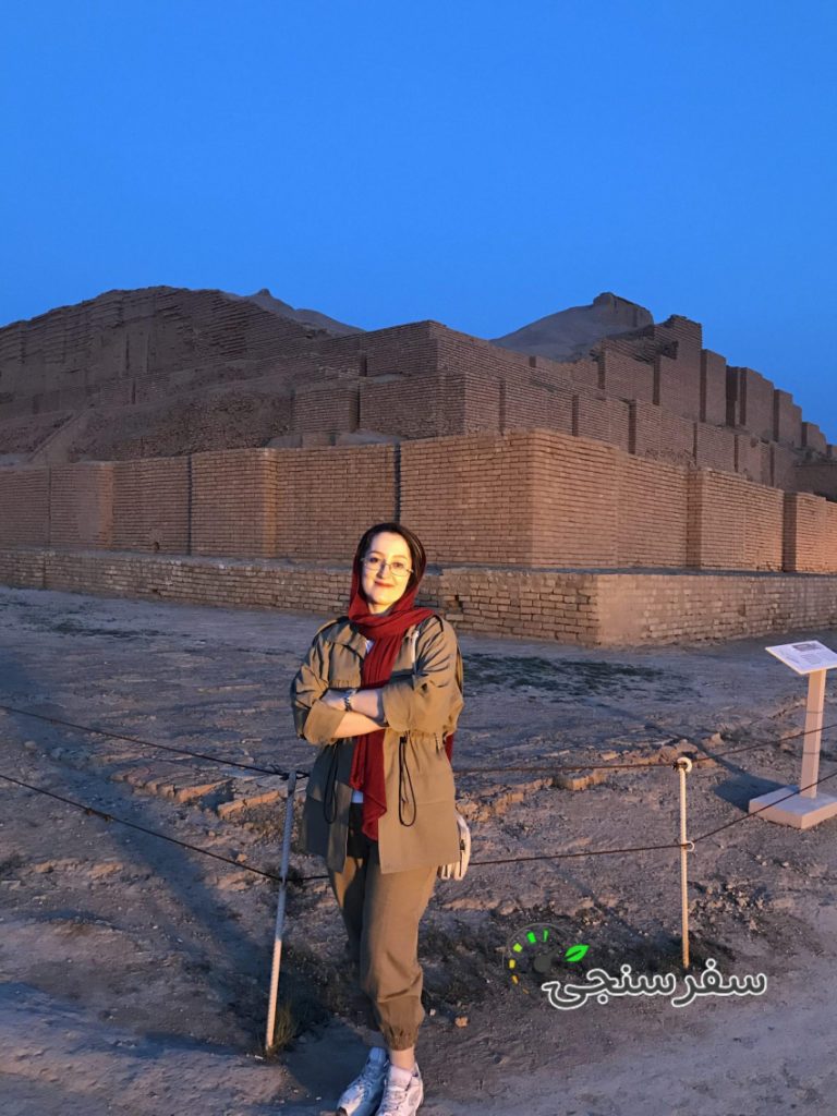 الهه عبادی، راهنمای گردشگری فرهنگی کارت دار تهران