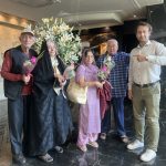 امیر بلوری راهنمای تورهای ورودی و خروجی به زبانهای عربی و انگلیسی و ترکی مندرج روی کارت