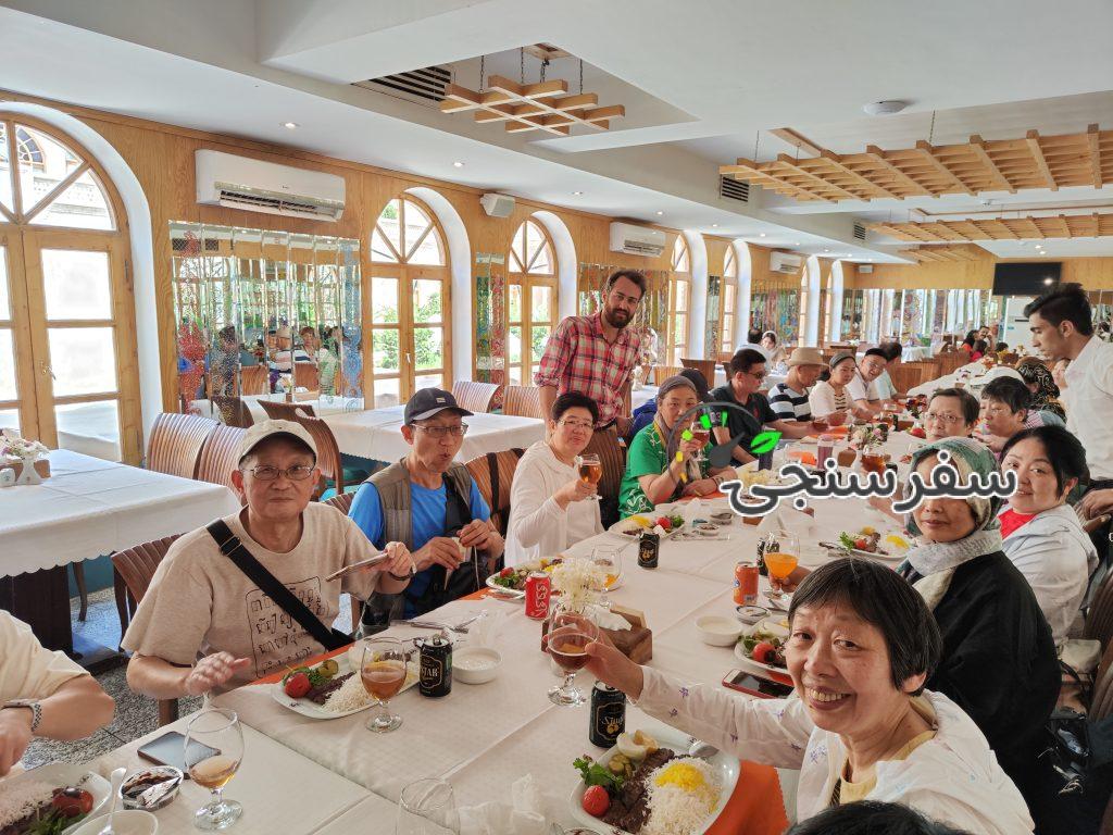 امیر بلوری راهنمای تورهای ورودی و خروجی به زبانهای عربی و انگلیسی و ترکی مندرج روی کارت