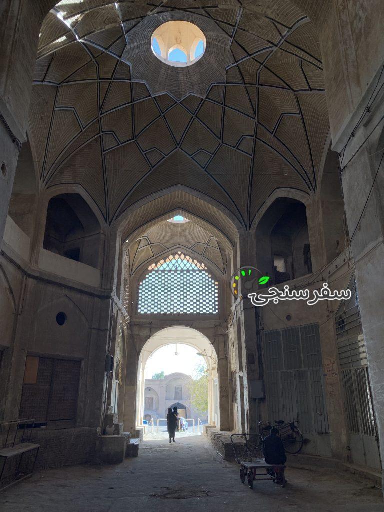 با دنبال کردن صفحه tehranezibab در اینستاگرام از گردشگری دیدن کنید