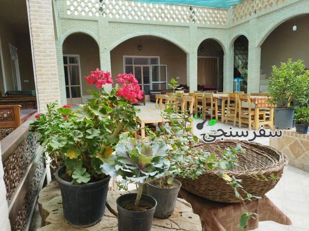 حسین بهاری ورزنه اقامتگاه عمارت سنتی شاباز ورزنه