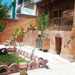 علیناز نادری اقامتگاه بوم گردی سام آرام در سمیرم