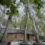 سارا علی یزدی هتل باغ آرامش در تهران