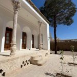 سجاد حقیقت اقامتگاه بومگردی کاج بوم در اصفهان