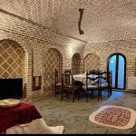 سجاد حقیقت اقامتگاه بومگردی کاج بوم در اصفهان