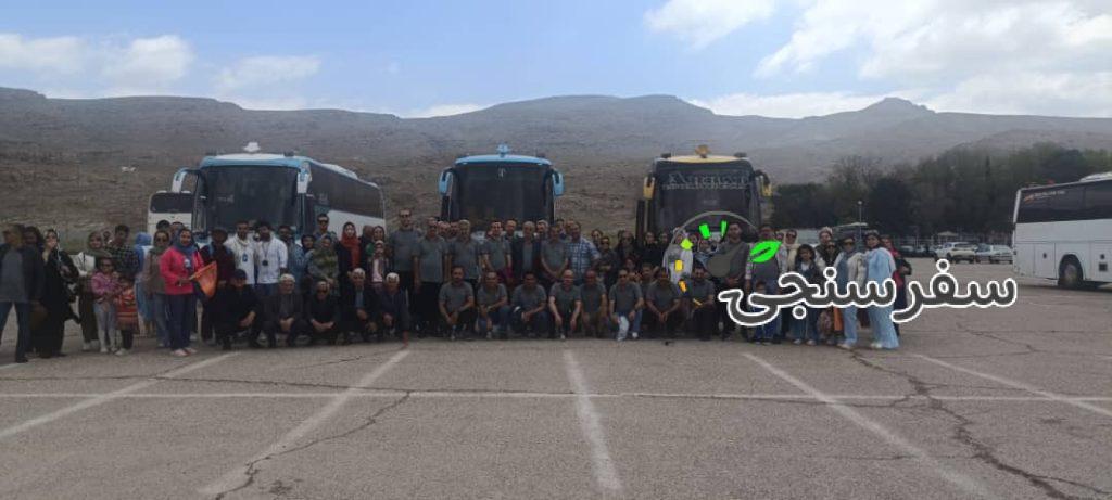 اتوبوس توریستی در شیراز