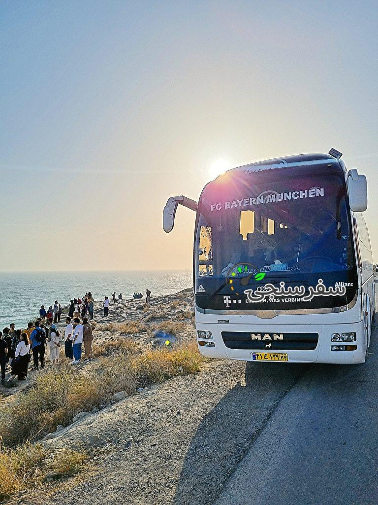 اجاره اتوبوس ۲۶ تایی تخت شو مانیتوردار با شارژر اختصاصی در تهران