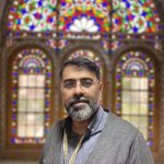 یاسر شریعتی راهنمای گردشگری تاریخی فرهنگی در قم