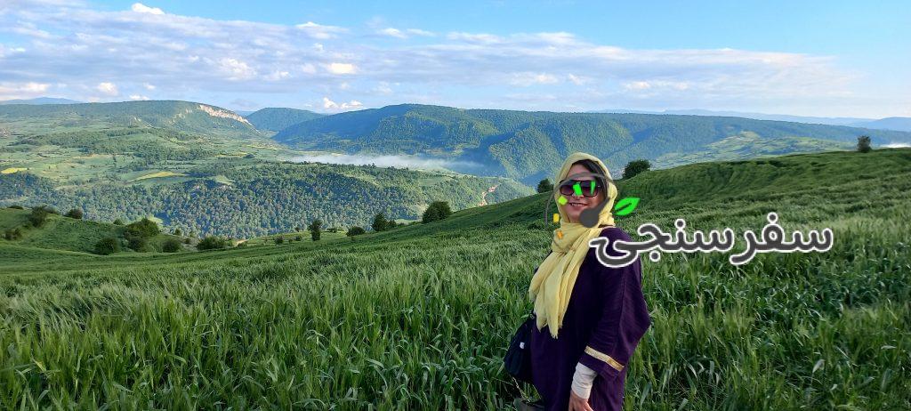 پروانه جاوید تور لیدر طبیعتگردی راهنمای گردشگری سلامت در تهران