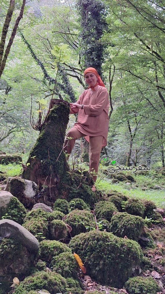مینا مومن (ستاره) لیدر طبیعتگردی در تهران