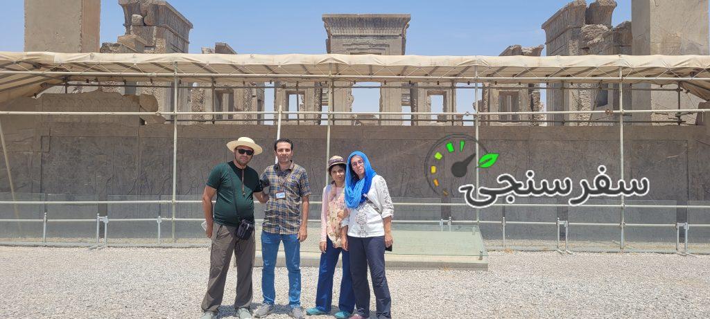 محمدرضا رئیسی راهنمای گردشگری چهارزبانه (فارسی، انگلیسی، فرانسه، عربی)