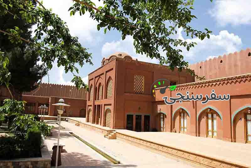 تور گلپایگان از سنگ نگاره ها تا شکوفه های بادام