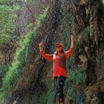 مینا نیک اقبالیان راهنمای کارت دار میراث فرهنگی در سی سخت کهگیلویه و بویراحمد