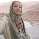 نیلوفر کیانیان لیدر گردشگری فرهنگی با کارت رسمی فرهنگی در همدان