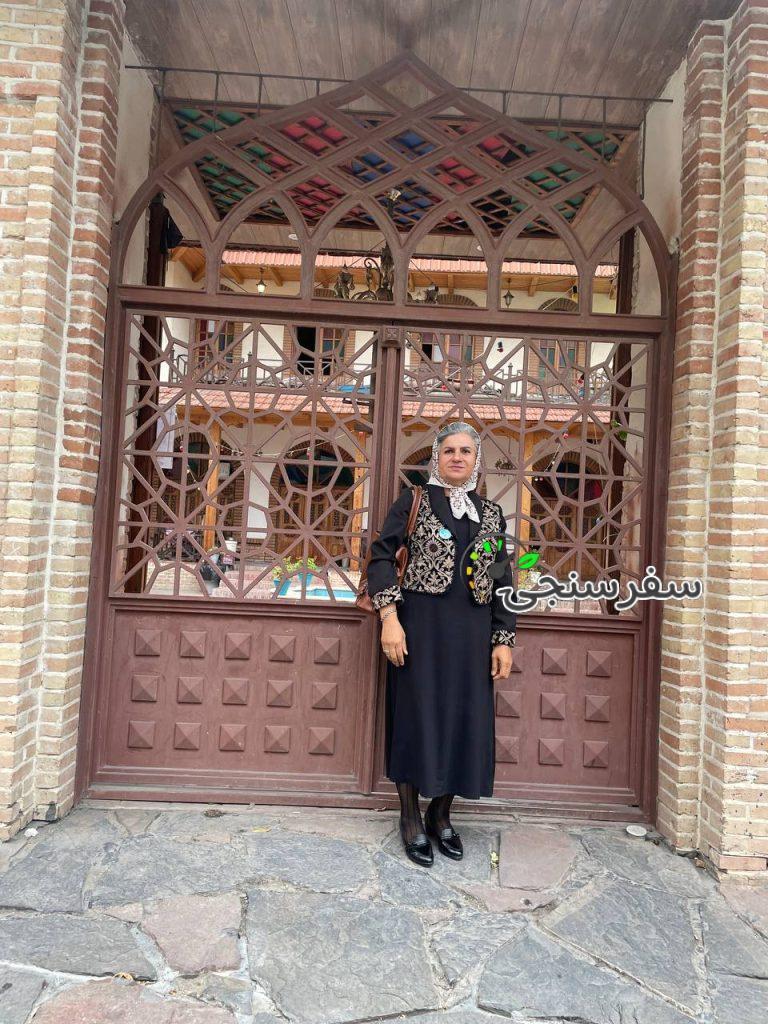 فریبا احمدی لیدر و مترجم زبان انگلیسی در قائم شهر مازندران