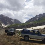 جابه جایی مسافر به تنگ گلو با پاترول چهار درب و نیسان وانت
