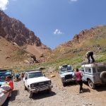 جابه جایی مسافر به تنگ گلو با پاترول چهار درب و نیسان وانت