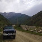 جابه جایی مسافر به تنگ گلو با پاترول چهار درب و نیسان وانت