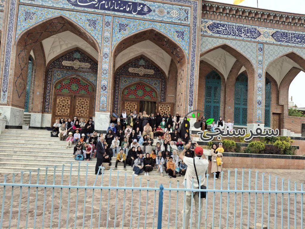 احمد نژادهادی لیدر گردشگری فرهنگی و درایور گاید در مشهد