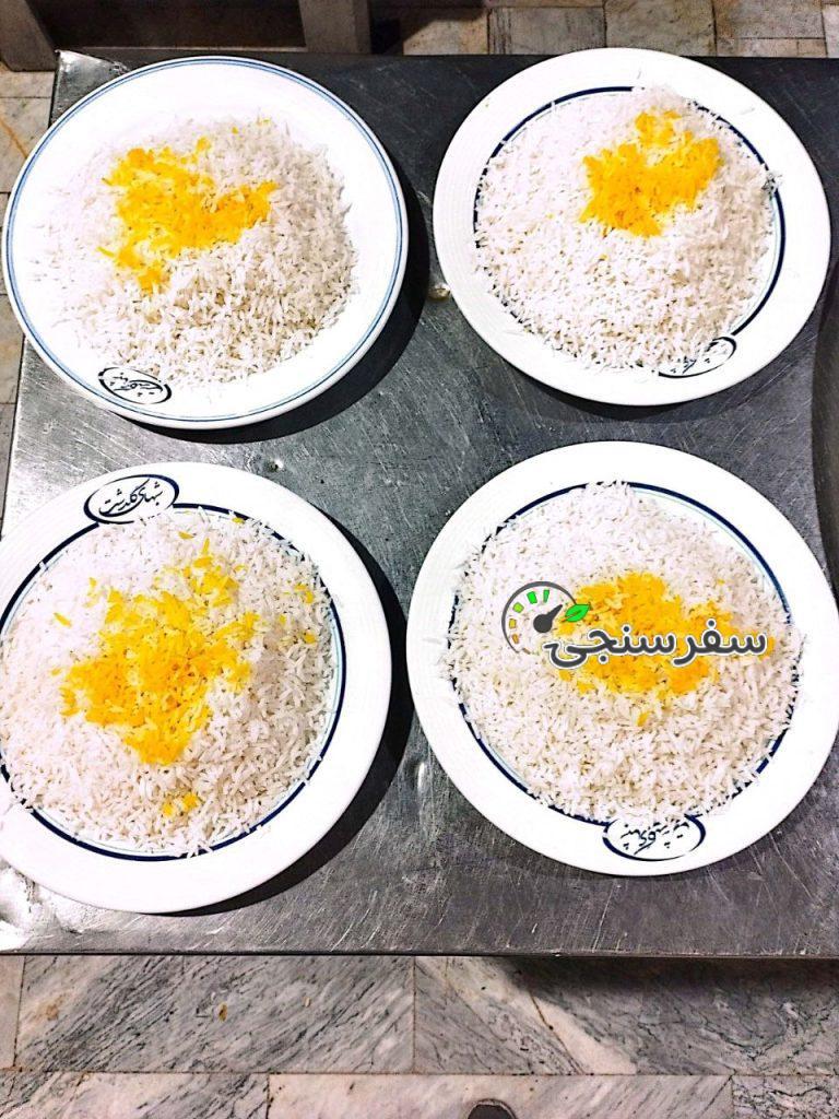 باغ رستوران شب های گلدشت