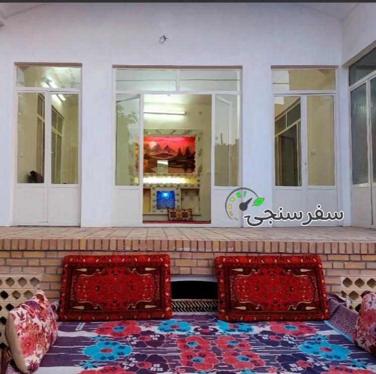 تور کویر ابو زیدآباد و کاشان گردی