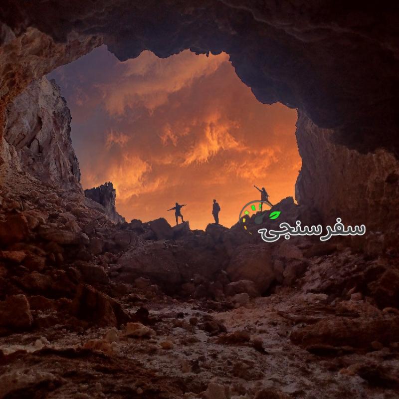 ایوب حسین پور، لیدر (بلد محلی) در استان بوشهر