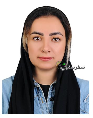 محدثه یزدانی لیدر گردشگری فرهنگی در شهر اصفهان