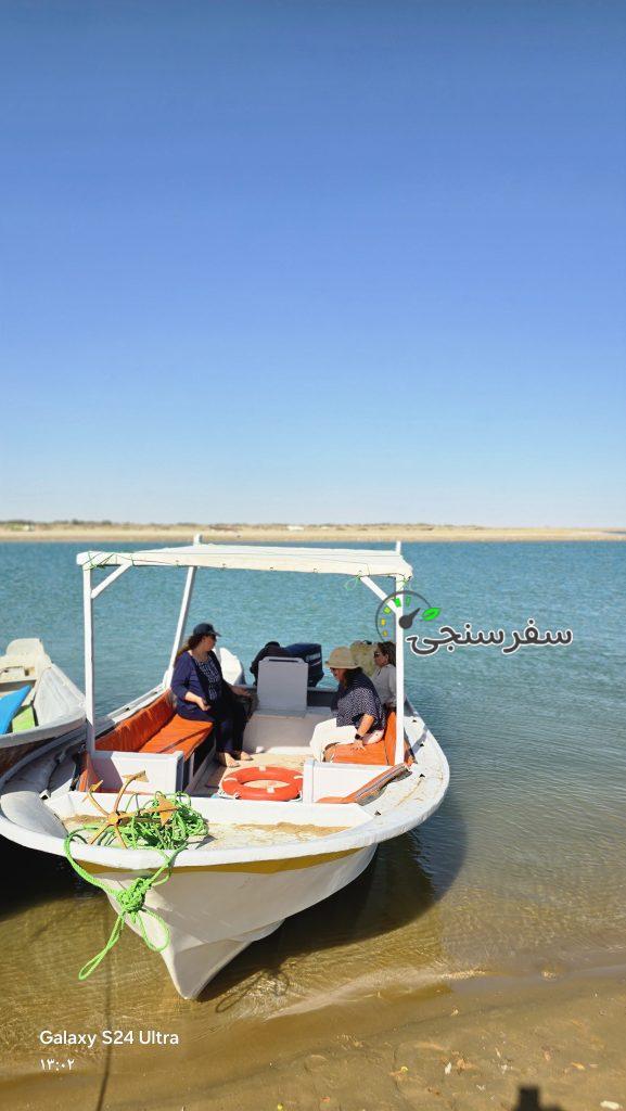 محمد رضا زومکزهی اصل لیدر محلی چابهار هستم