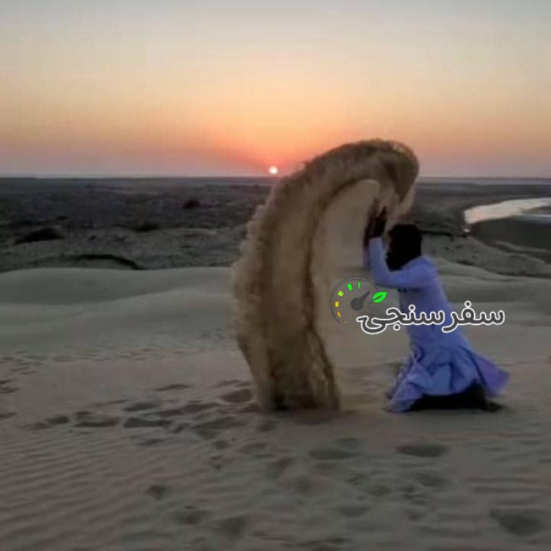 حمید بلوچ لیدر محلی چابهار با خودرو