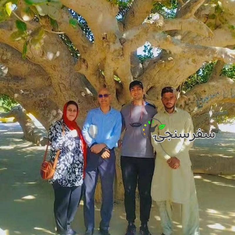 حمید بلوچ لیدر محلی چابهار با خودرو