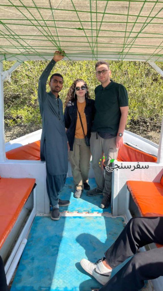 لیدر محلی همراه ماشین در چابهار