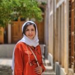 ندا متشکر راهنمای تخصصی اصفهانگردی و راهنمای رسمی میراث فرهنگی