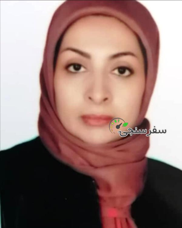 منا شتالی نژاد تورلیدر فرهنگی بین المللی به زبان عربی، مترجم و مدرس زبان عربی ویژه راهنمایان و فعالان حوزه گردشگری